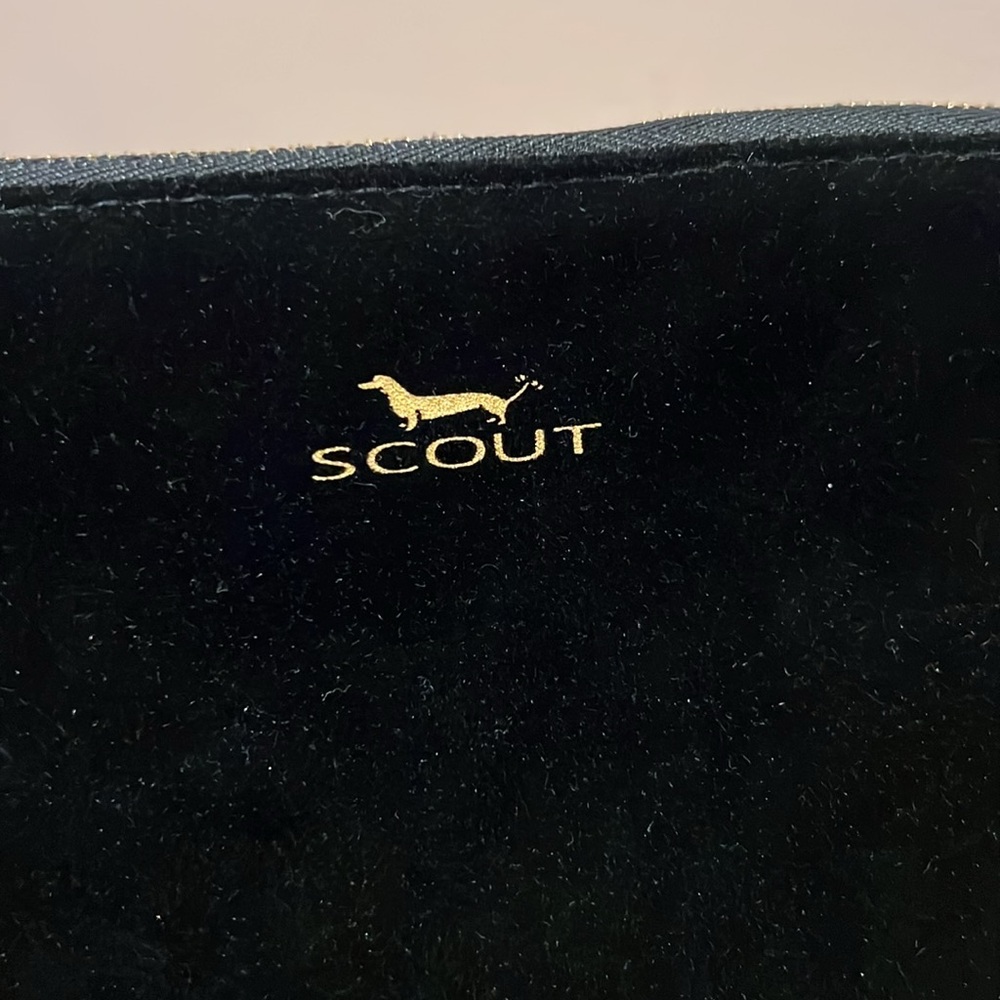 SCOUT Kate Velvet Wristlet Pouch - Picture 9 of 9